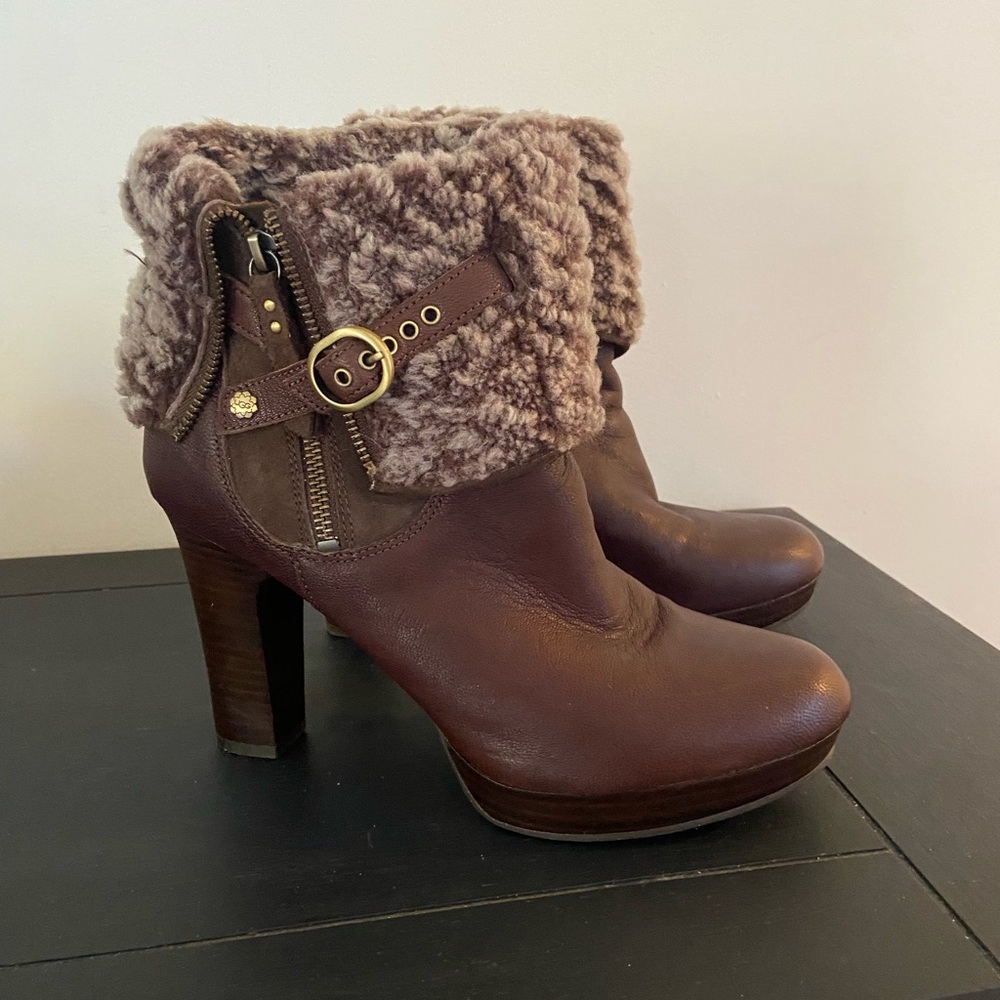 Women’s size 10 UGG brown leather fur trimmed heel boots